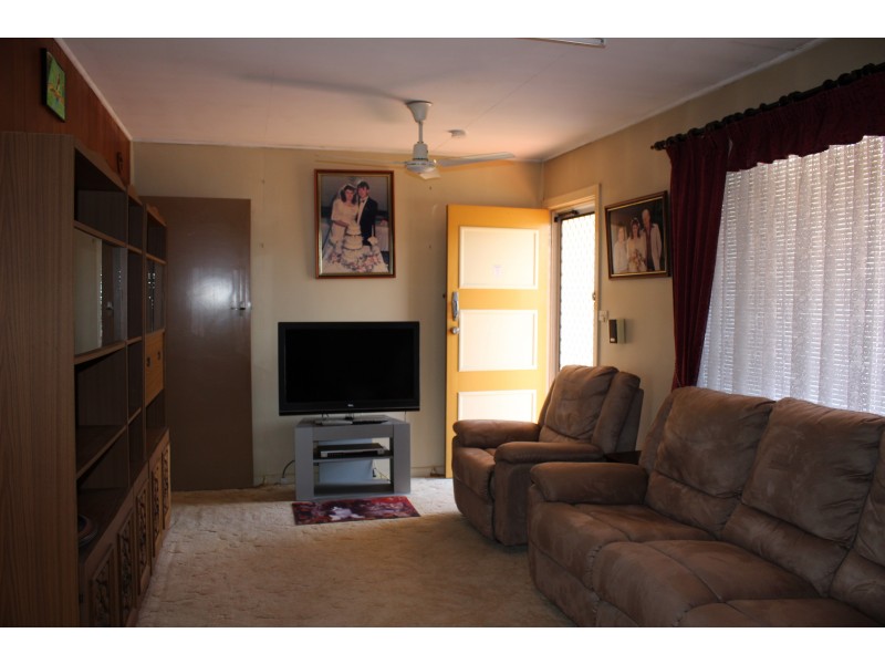 35 Railway Street, Tenterfield NSW 2372