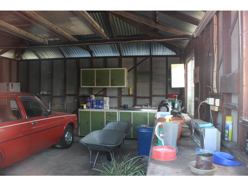 35 Railway Street, Tenterfield NSW 2372