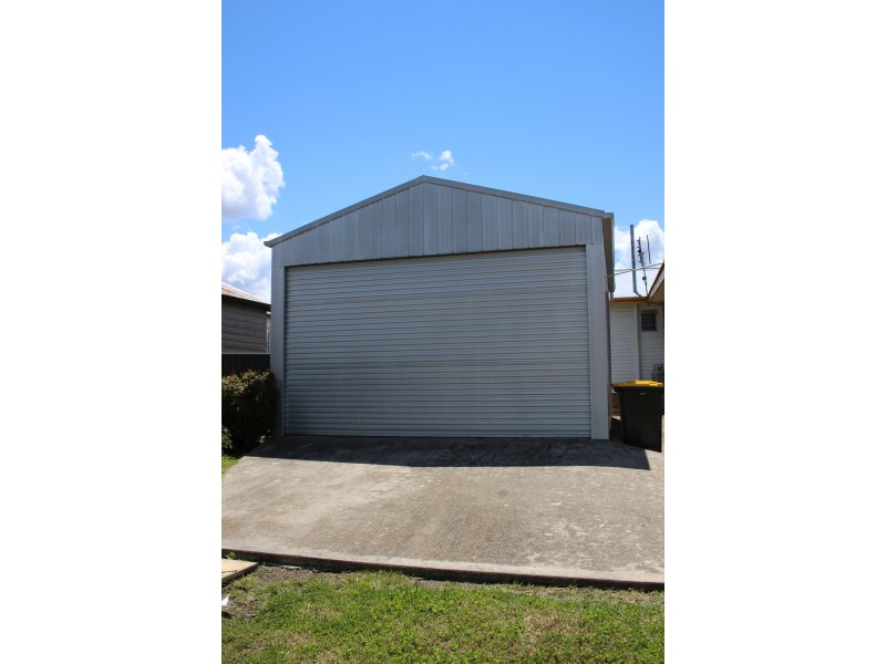 35 Railway Street, Tenterfield NSW 2372