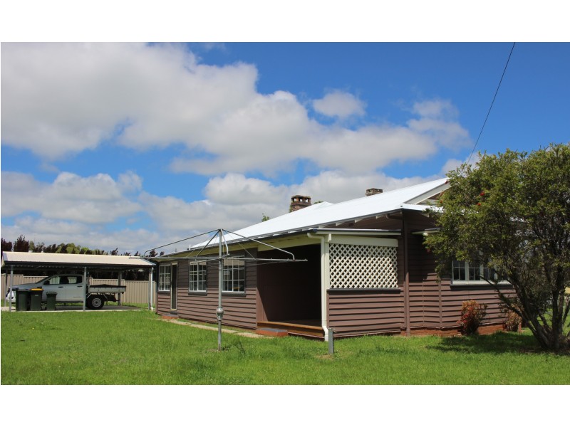 61-63 Clive Street, Tenterfield NSW 2372