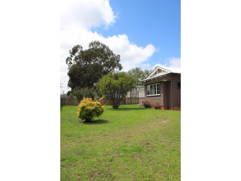 61-63 Clive Street, Tenterfield NSW 2372