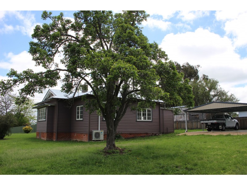 61-63 Clive Street, Tenterfield NSW 2372