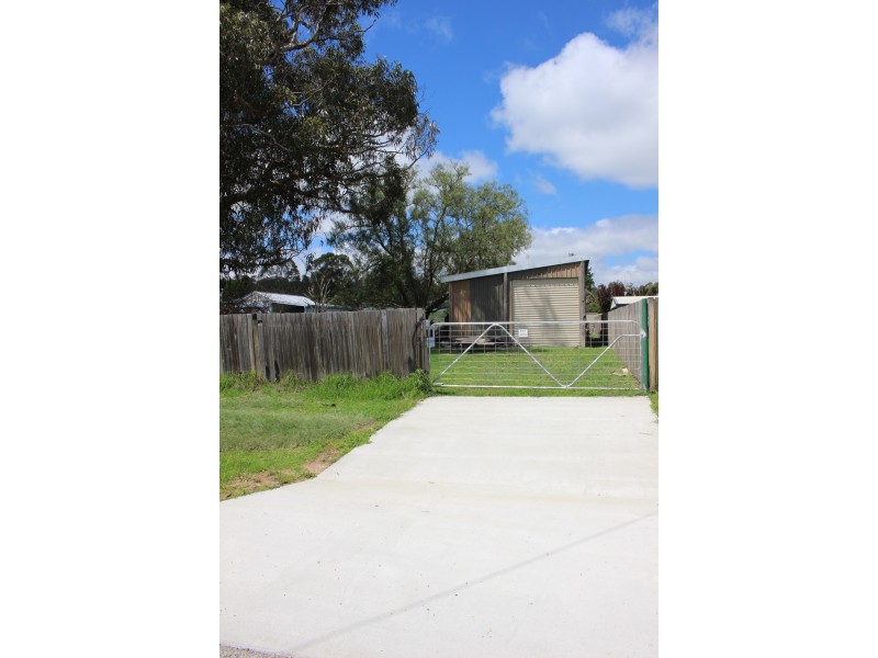 61-63 Clive Street, Tenterfield NSW 2372