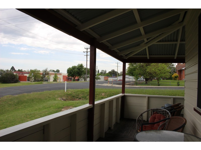 68 Scott Street, Tenterfield NSW 2372