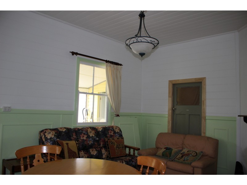 68 Scott Street, Tenterfield NSW 2372