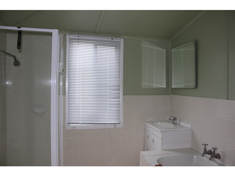 68 Scott Street, Tenterfield NSW 2372