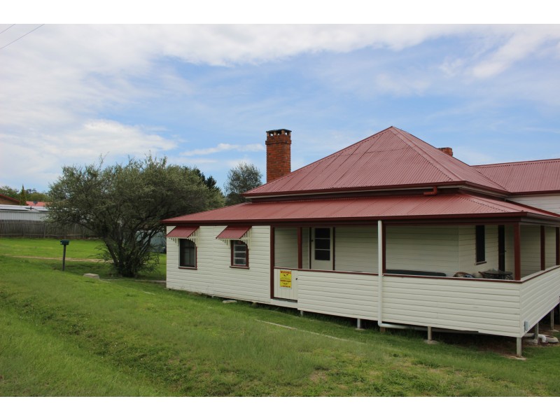 68 Scott Street, Tenterfield NSW 2372