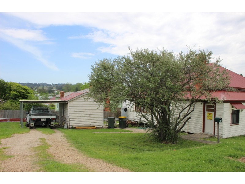 68 Scott Street, Tenterfield NSW 2372