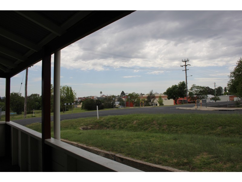 68 Scott Street, Tenterfield NSW 2372