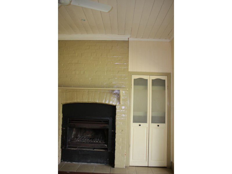 49 Molesworth Street, Tenterfield NSW 2372