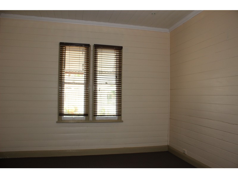 49 Molesworth Street, Tenterfield NSW 2372