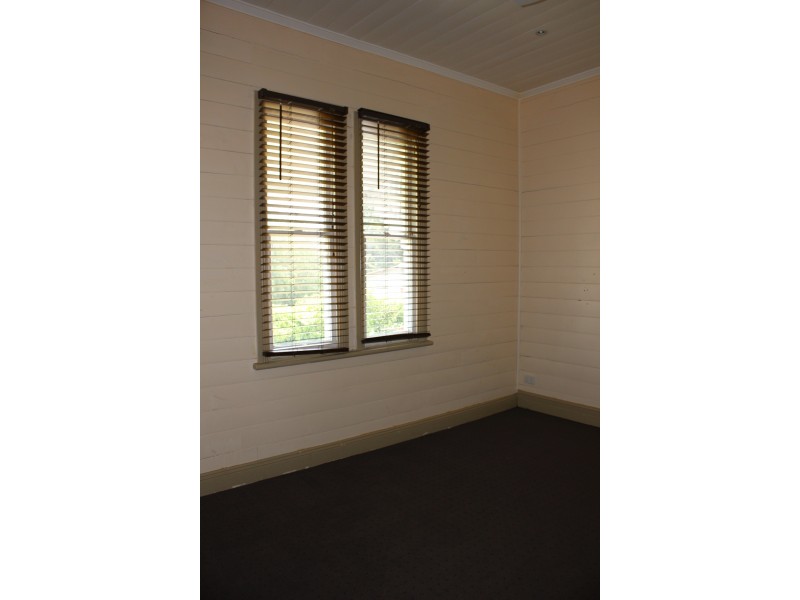 49 Molesworth Street, Tenterfield NSW 2372