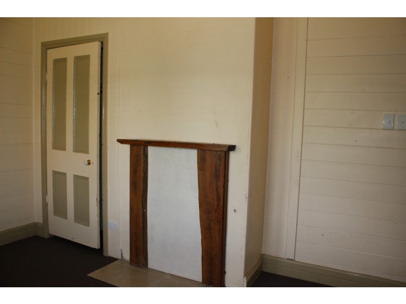 49 Molesworth Street, Tenterfield NSW 2372