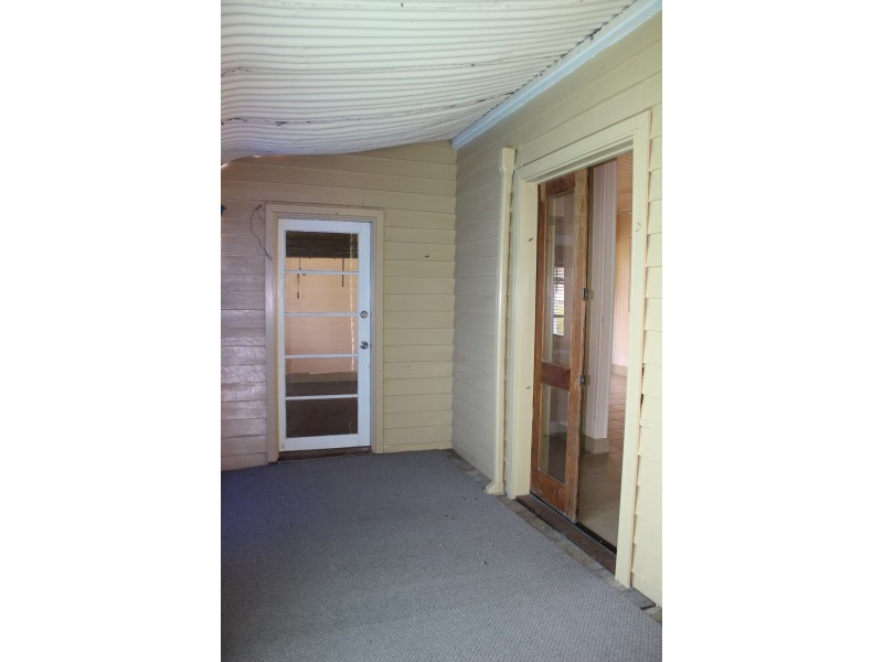 49 Molesworth Street, Tenterfield NSW 2372