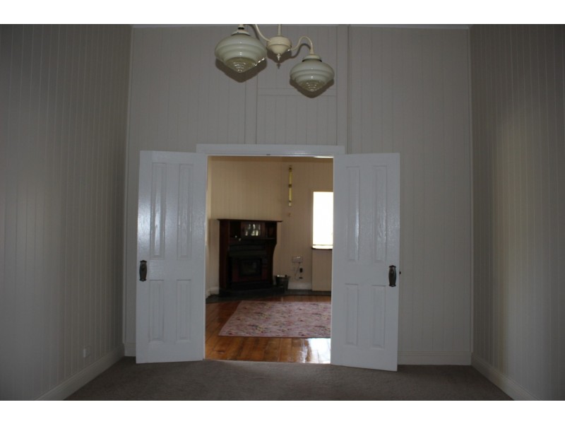 83 Bulwer Street, Tenterfield NSW 2372