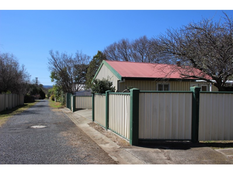 83 Bulwer Street, Tenterfield NSW 2372