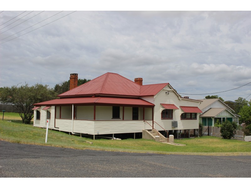68 Scott Street, Tenterfield NSW 2372