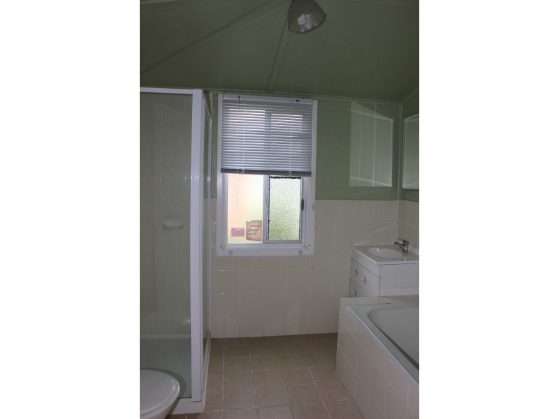 68 Scott Street, Tenterfield NSW 2372