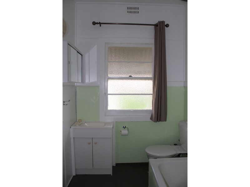 68 Scott Street, Tenterfield NSW 2372