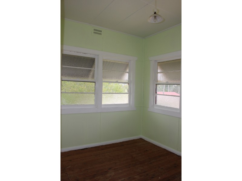 68 Scott Street, Tenterfield NSW 2372