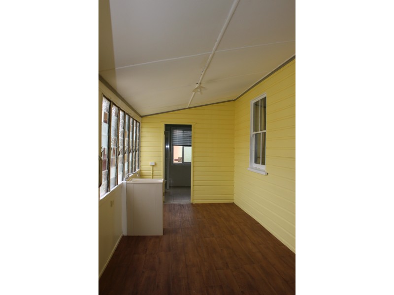 68 Scott Street, Tenterfield NSW 2372