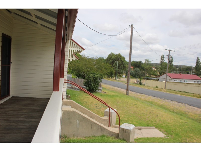 68 Scott Street, Tenterfield NSW 2372
