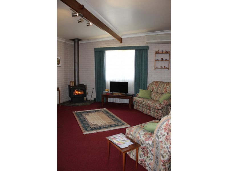 102 Bulwer Street, Tenterfield NSW 2372