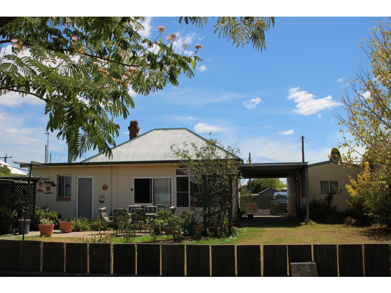 102 Bulwer Street, Tenterfield NSW 2372