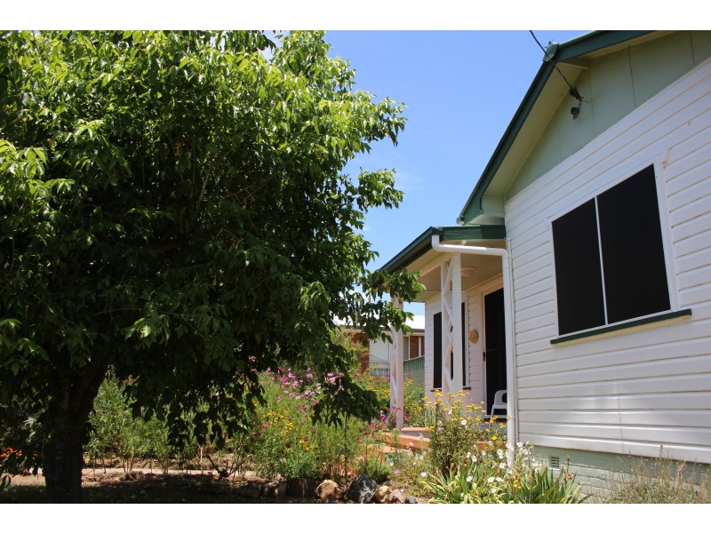 139 Petrie Street, Tenterfield NSW 2372