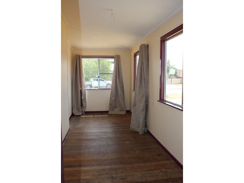 49 Clive Street, Tenterfield NSW 2372