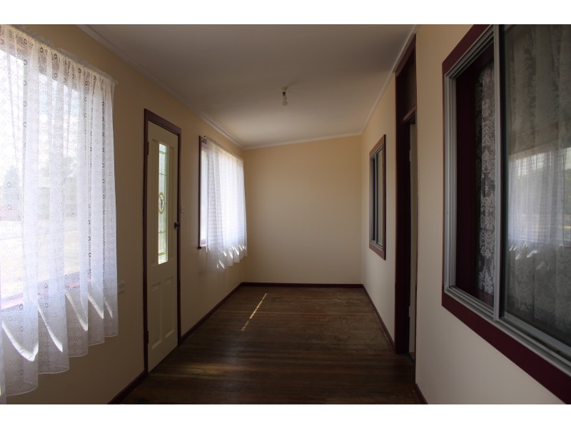49 Clive Street, Tenterfield NSW 2372