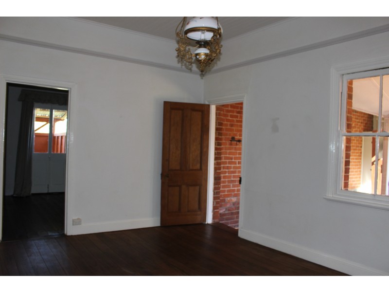 50 Wood Street, Tenterfield NSW 2372