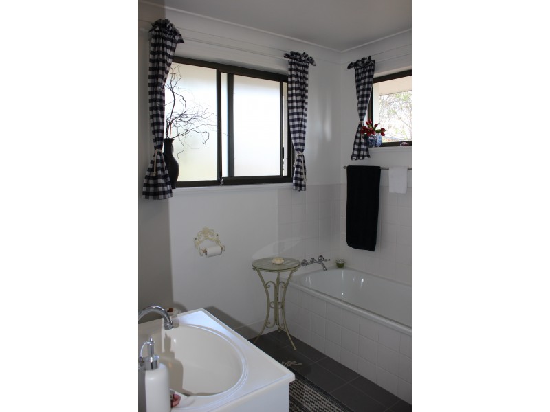 12 Wood Street, Tenterfield NSW 2372
