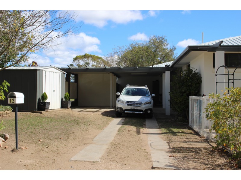 12 Wood Street, Tenterfield NSW 2372