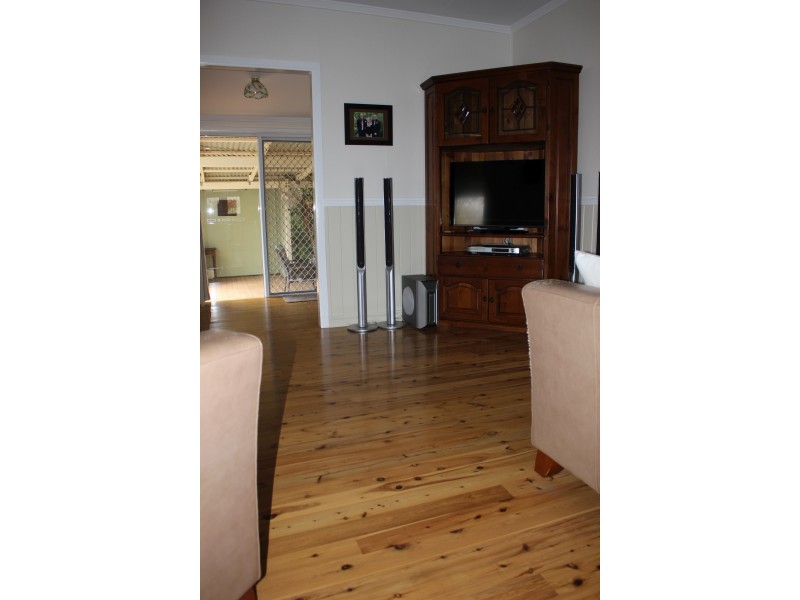 9 Drummond Street, Tenterfield NSW 2372