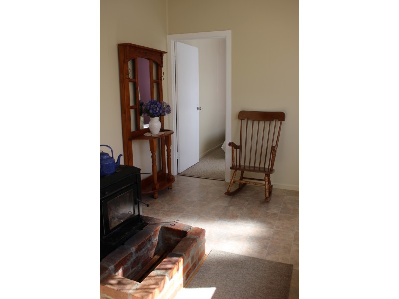 9 Drummond Street, Tenterfield NSW 2372