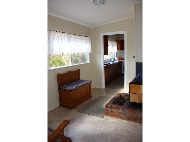 9 Drummond Street, Tenterfield NSW 2372