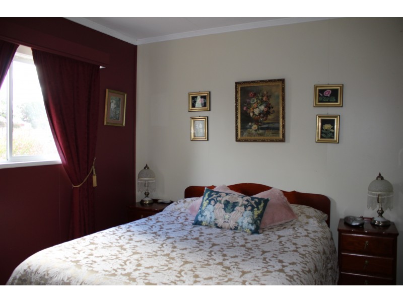 9 Drummond Street, Tenterfield NSW 2372