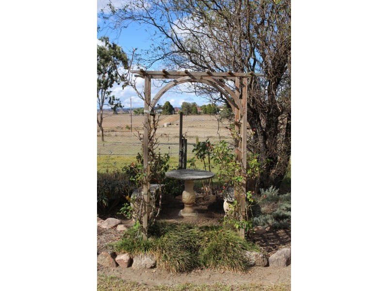 9 Drummond Street, Tenterfield NSW 2372