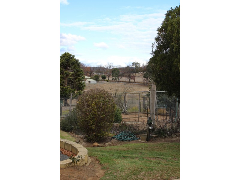 9 Drummond Street, Tenterfield NSW 2372