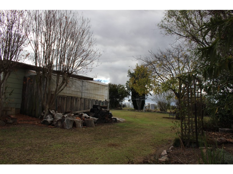 9 Drummond Street, Tenterfield NSW 2372
