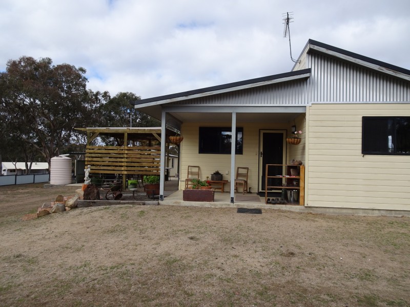 56 Ballandean Street, Jennings QLD 4383