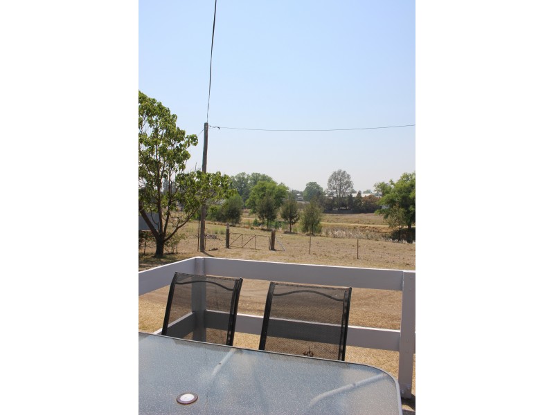 74 Molesworth Street, Tenterfield NSW 2372