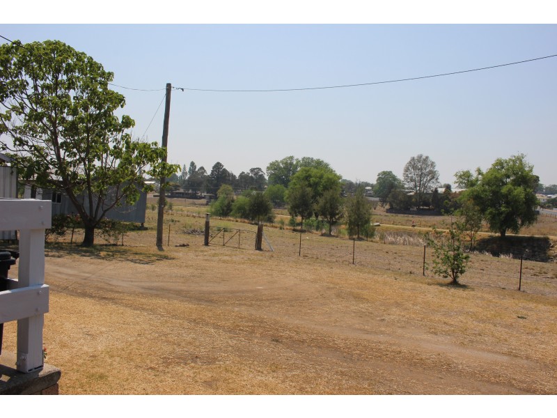 74 Molesworth Street, Tenterfield NSW 2372