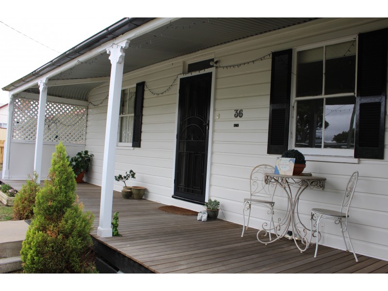 36 Margaret Street, Tenterfield NSW 2372