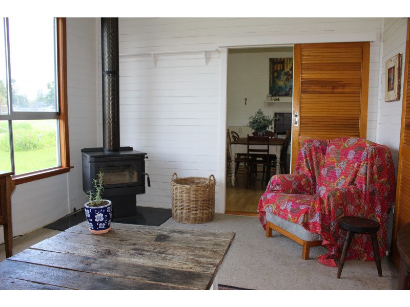 8 Erindee Avenue, Tenterfield NSW 2372
