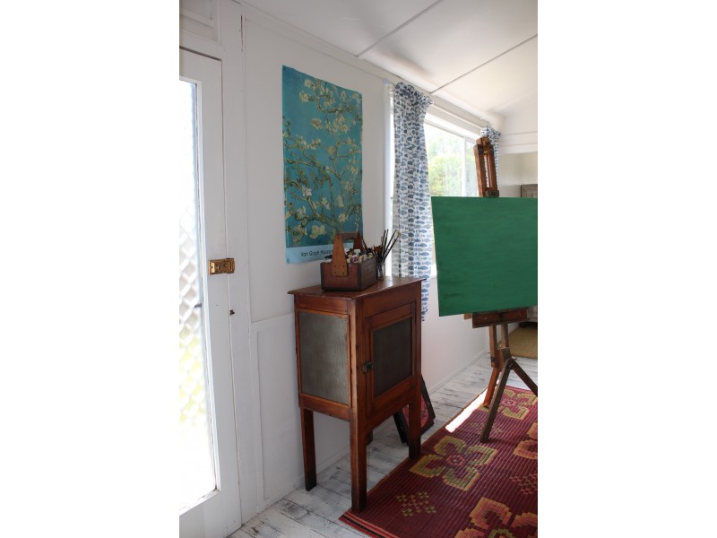 8 Erindee Avenue, Tenterfield NSW 2372
