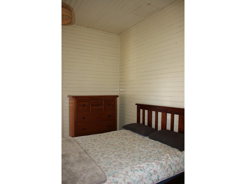 8 Erindee Avenue, Tenterfield NSW 2372