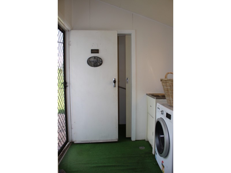 8 Erindee Avenue, Tenterfield NSW 2372