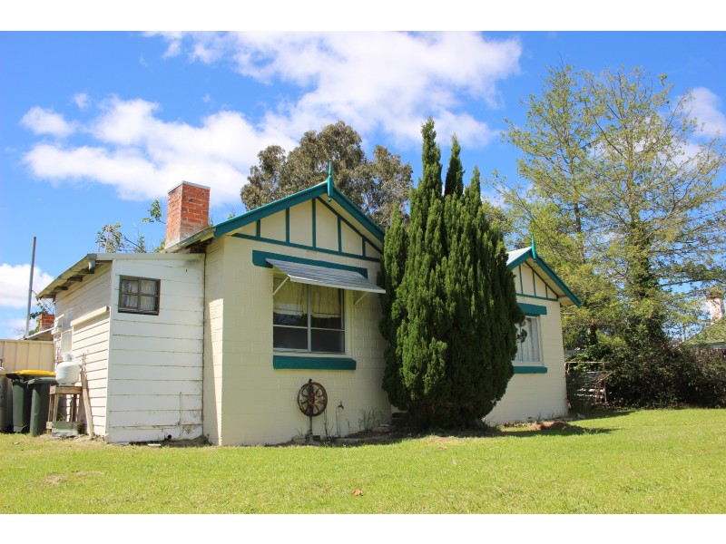 93 Scott Street, Tenterfield NSW 2372